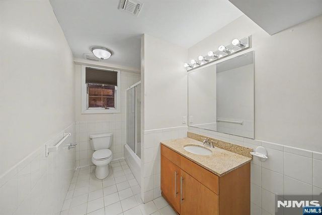 217 Lyncrest Road, Englewood Cliffs, NJ 07632