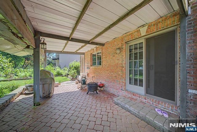 217 Lyncrest Road, Englewood Cliffs, NJ 07632