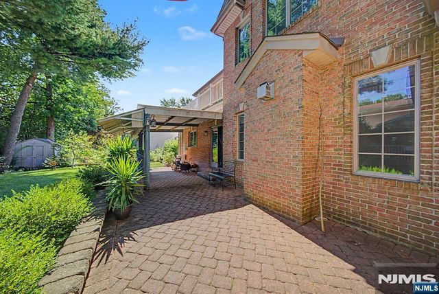 217 Lyncrest Road, Englewood Cliffs, NJ 07632