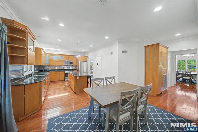 217 Lyncrest Road, Englewood Cliffs, NJ 07632