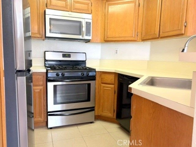 2564 Avenida Del Vista 202, Corona, CA 92882