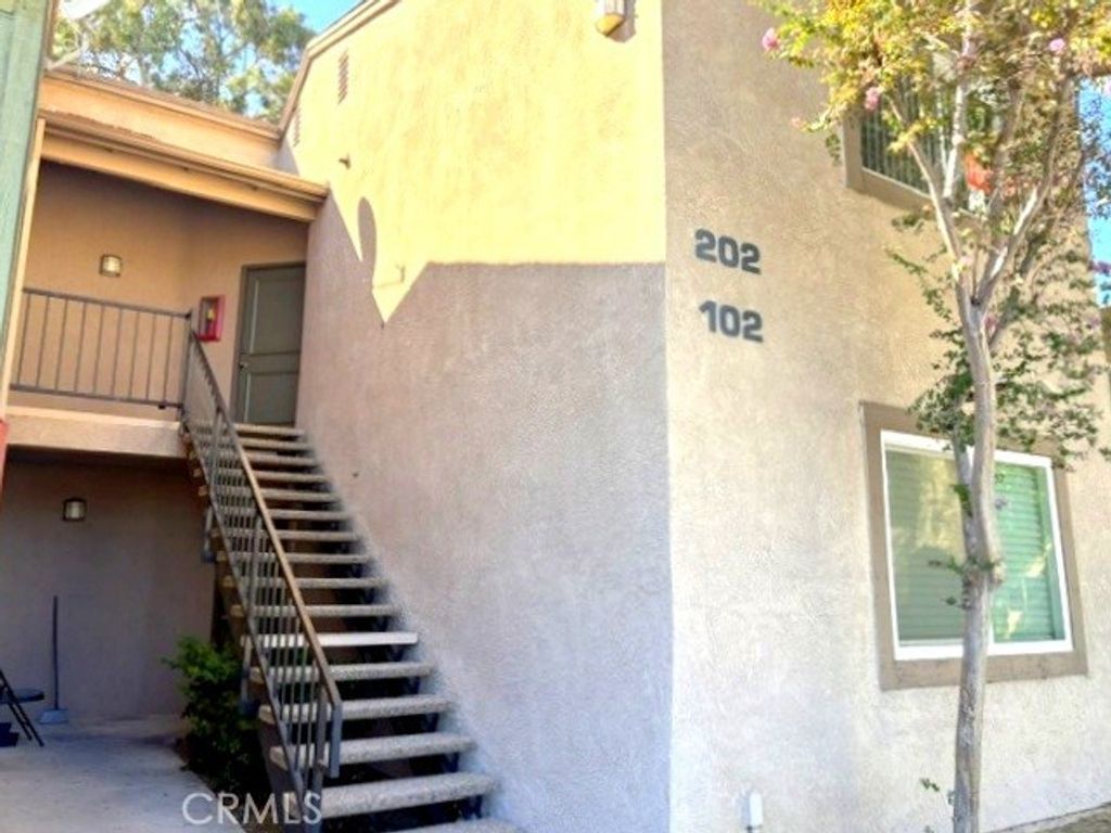 2564 Avenida Del Vista 202, Corona, CA 92882