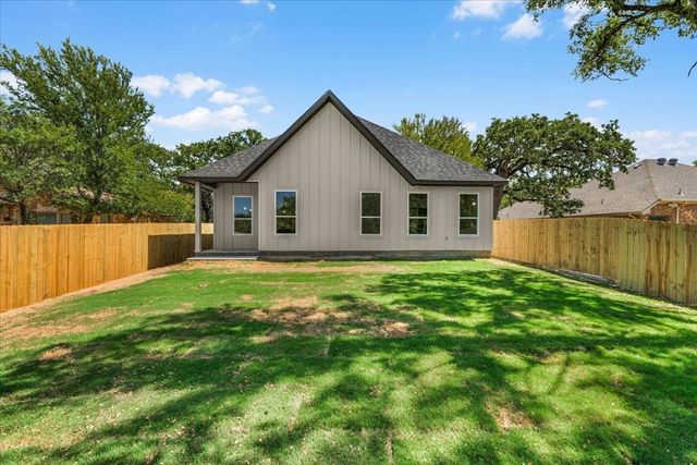 3303 Hiawatha Trail, Fort Worth, TX 76135