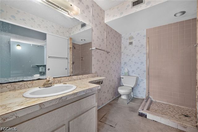 4289 Mariner WAY 211, Fort Myers, FL 33919