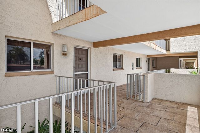 4289 Mariner WAY 211, Fort Myers, FL 33919
