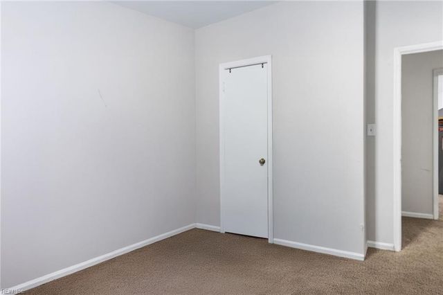 224 Dozier LN, Virginia Beach, VA 23454