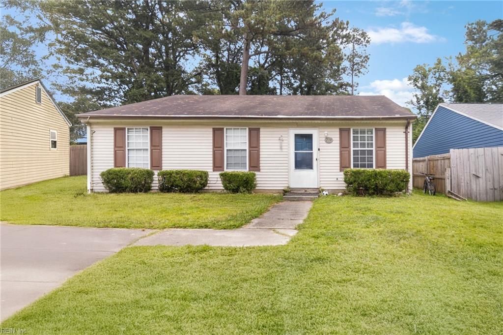 224 Dozier LN, Virginia Beach, VA 23454