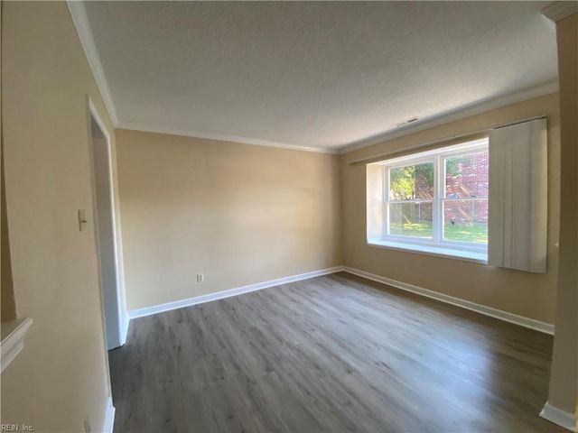 1924 Darnell DR, Virginia Beach, VA 23455
