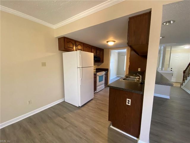 1924 Darnell DR, Virginia Beach, VA 23455