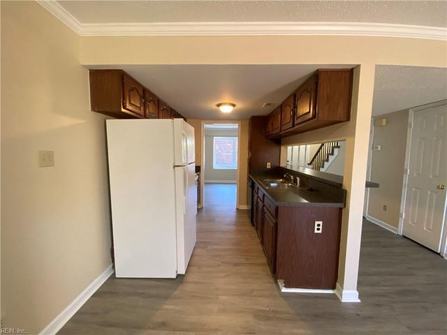 1924 Darnell DR, Virginia Beach, VA 23455