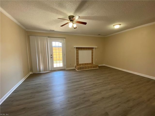 1924 Darnell DR, Virginia Beach, VA 23455