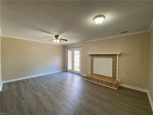 1924 Darnell DR, Virginia Beach, VA 23455