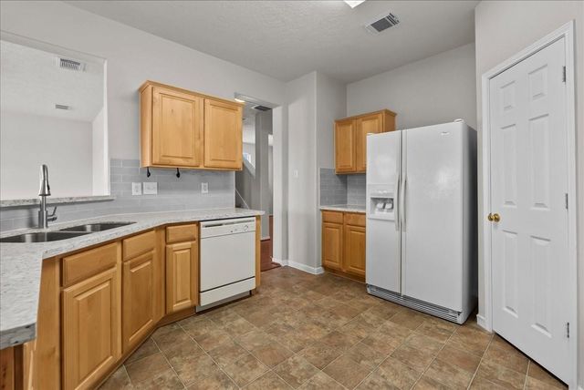 7535 Park Bend Lane, Pasadena, TX 77505