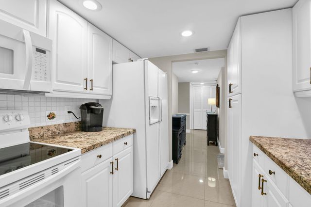 899 Jeffery Street 301, Boca Raton, FL 33487