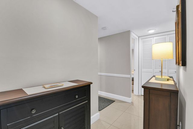 899 Jeffery Street 301, Boca Raton, FL 33487