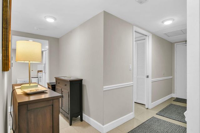 899 Jeffery Street 301, Boca Raton, FL 33487
