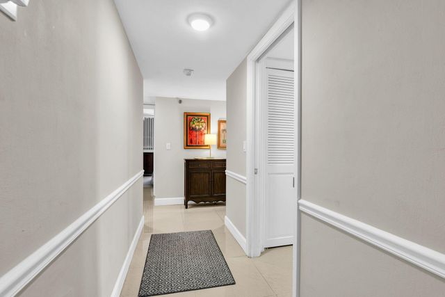 899 Jeffery Street 301, Boca Raton, FL 33487