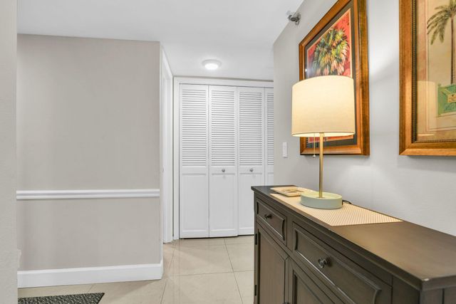 899 Jeffery Street 301, Boca Raton, FL 33487