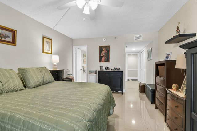 899 Jeffery Street 301, Boca Raton, FL 33487