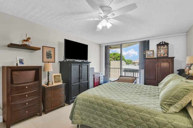 899 Jeffery Street 301, Boca Raton, FL 33487