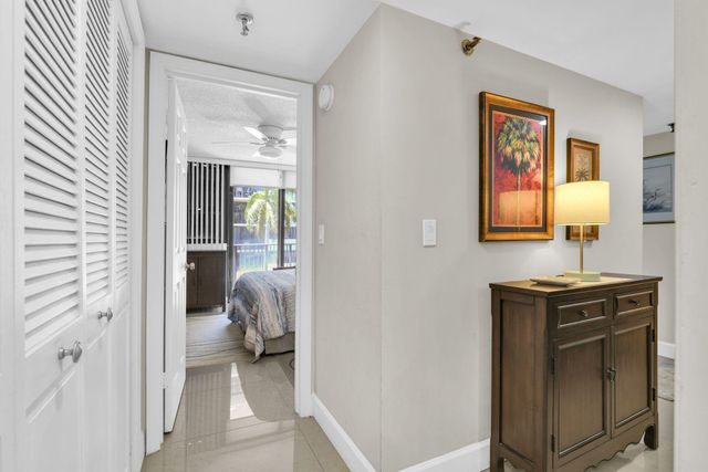 899 Jeffery Street 301, Boca Raton, FL 33487