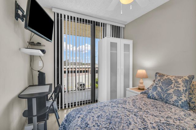 899 Jeffery Street 301, Boca Raton, FL 33487