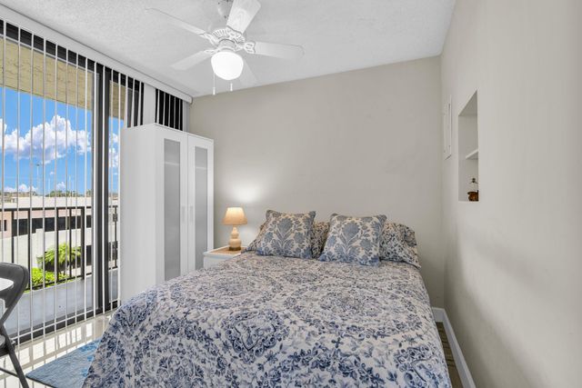 899 Jeffery Street 301, Boca Raton, FL 33487