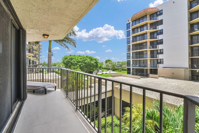 899 Jeffery Street 301, Boca Raton, FL 33487