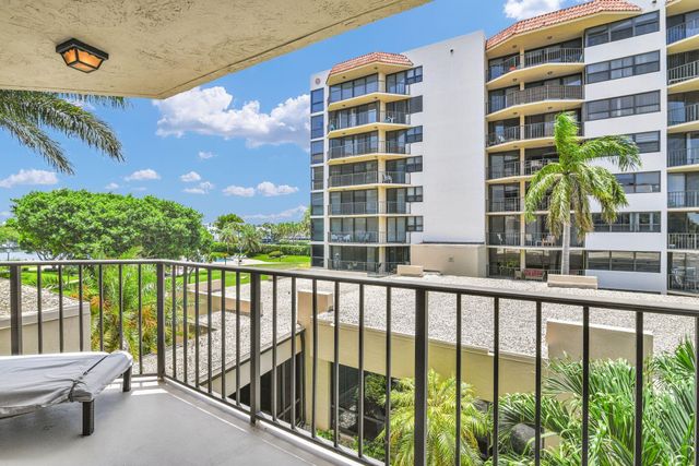 899 Jeffery Street 301, Boca Raton, FL 33487