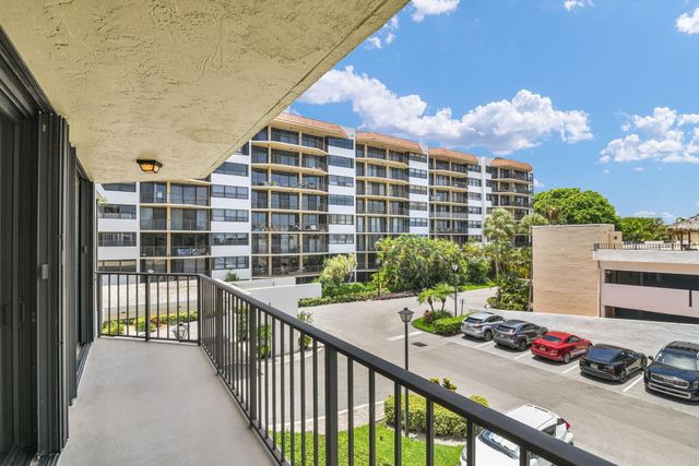 899 Jeffery Street 301, Boca Raton, FL 33487