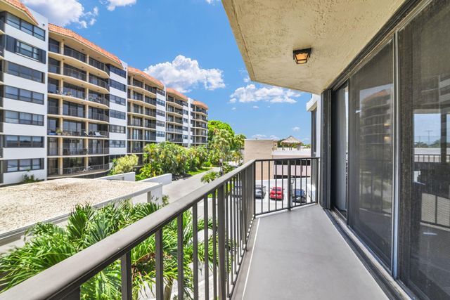 899 Jeffery Street 301, Boca Raton, FL 33487