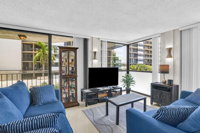 899 Jeffery Street 301, Boca Raton, FL 33487
