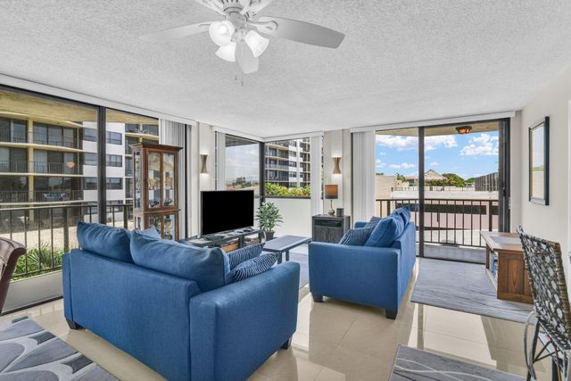 899 Jeffery Street 301, Boca Raton, FL 33487