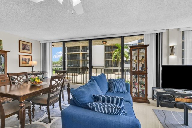899 Jeffery Street 301, Boca Raton, FL 33487