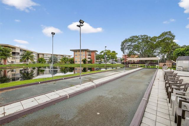 3051 NW 46th Ave 405, Lauderdale Lakes, FL 33313