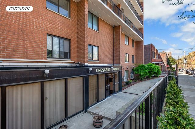 2322 30th Rd Apt 8G, New York City, NY 11102