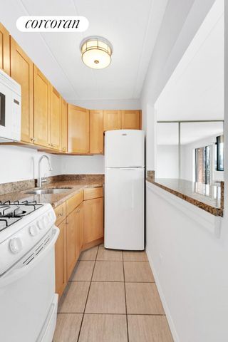 2322 30th Rd Apt 8G, New York City, NY 11102