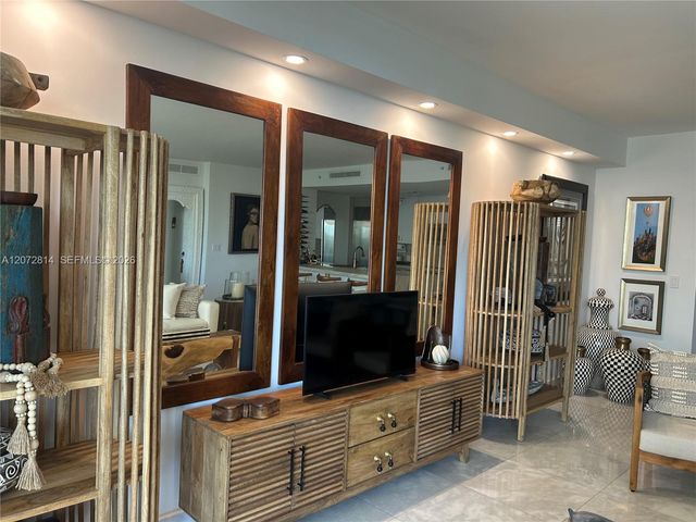 901 Brickell Key Boulevard 702, Miami, FL 33131