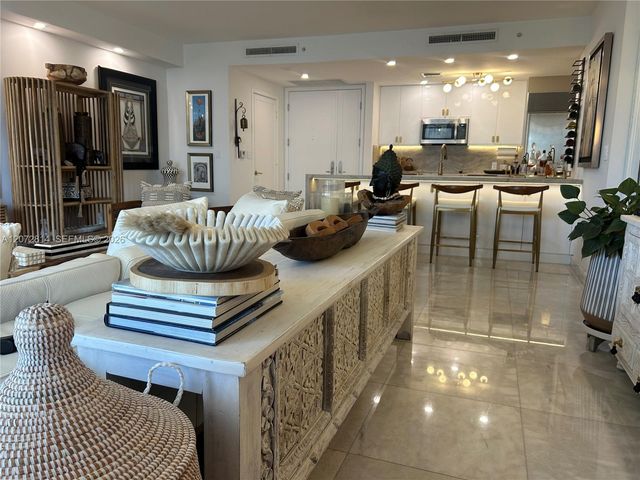 901 Brickell Key Boulevard 702, Miami, FL 33131