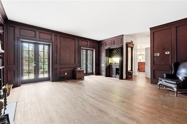 956 W Wesley NW Road, Atlanta, GA 30327