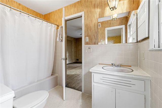 956 W Wesley NW Road, Atlanta, GA 30327