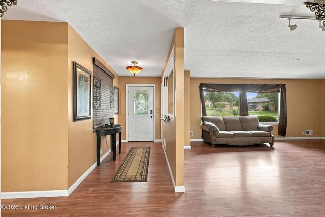 140 Ample Way, Shepherdsville, KY 40165