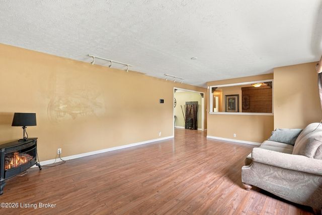 140 Ample Way, Shepherdsville, KY 40165