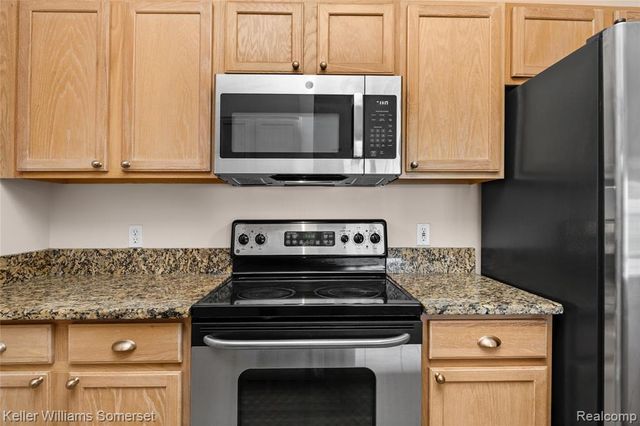1128 Alameda Boulevard, Troy, MI 48085