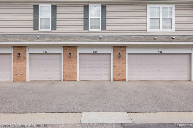 1128 Alameda Boulevard, Troy, MI 48085