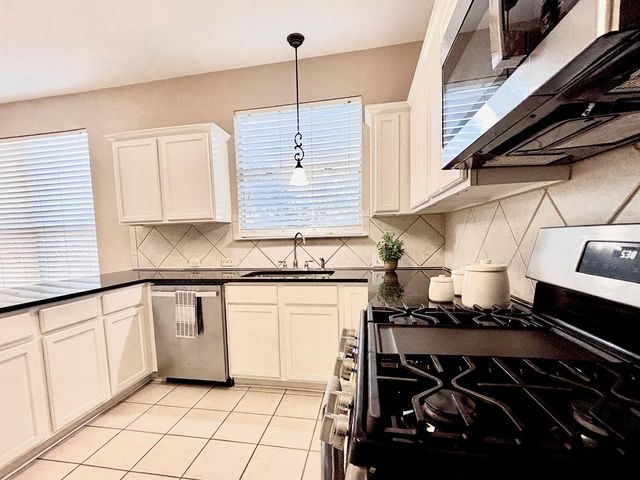 1346 Ashberry TRL, Georgetown, TX 78626