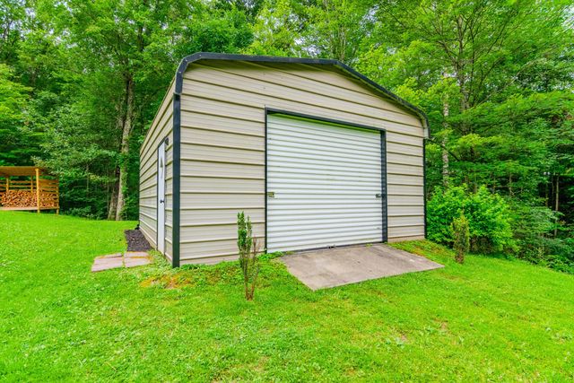 1325 Brush Creek Road, Clay City, KY 40312