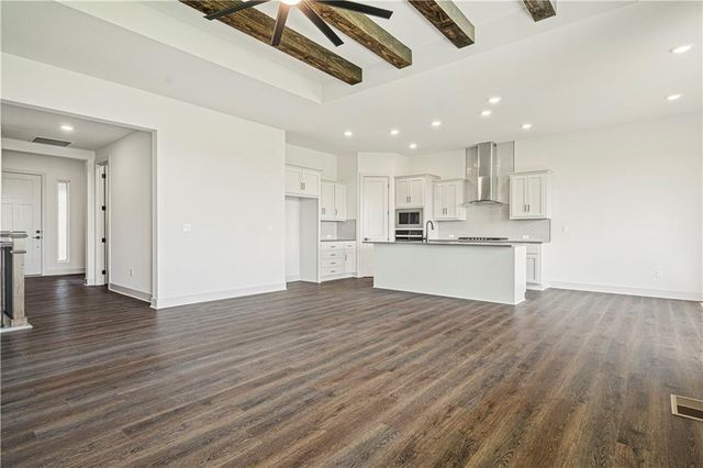 20683 Skyview Lane, Spring Hill, KS 66083