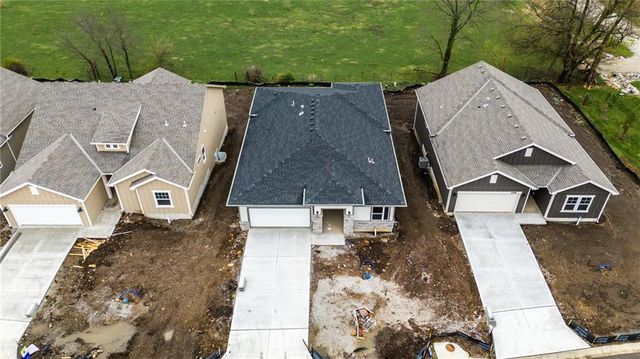 20683 Skyview Lane, Spring Hill, KS 66083