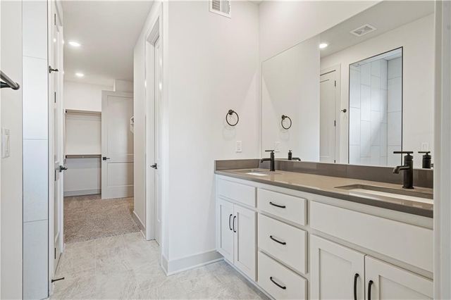 20683 Skyview Lane, Spring Hill, KS 66083